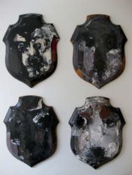 Trophées acrylique sur bois, 26x20cm